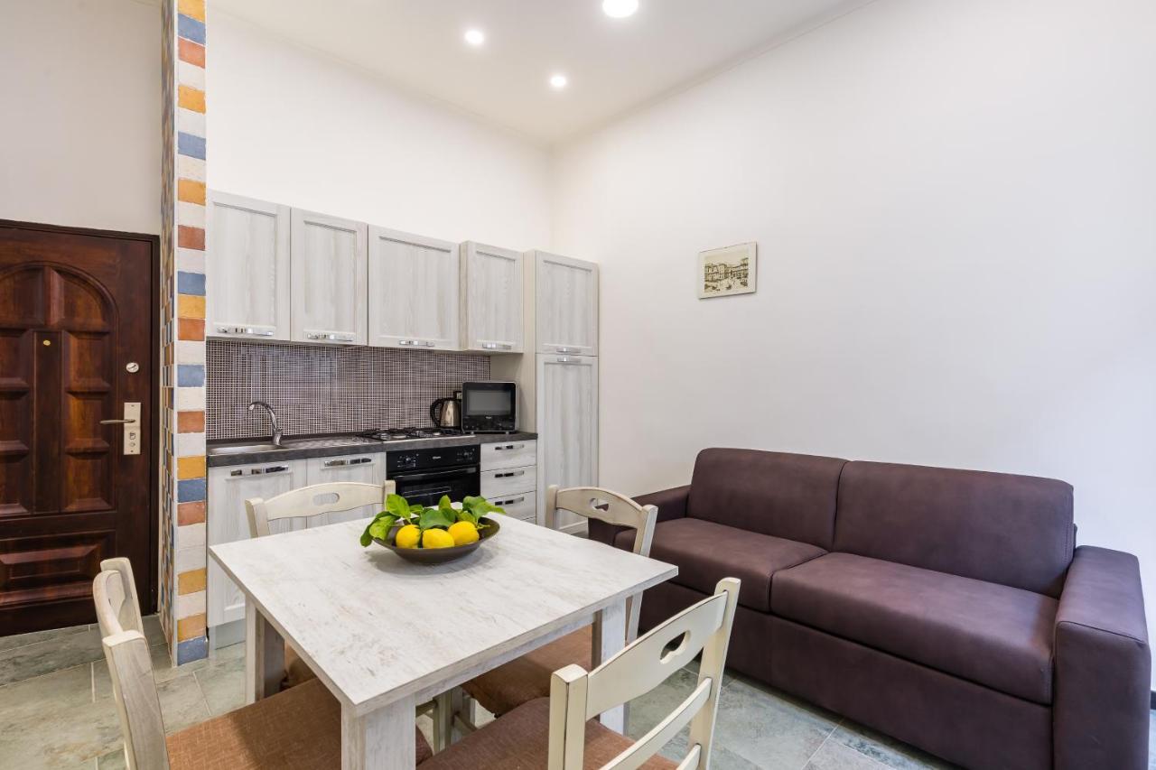 Gelso Complex Studios And Flat By Napoliapartments Buitenkant foto